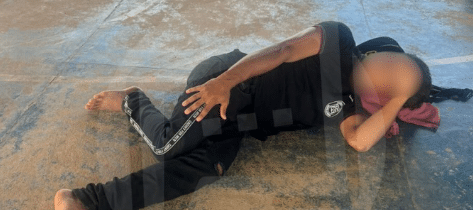 Um adolescente quebra a perna durante atividade escolar