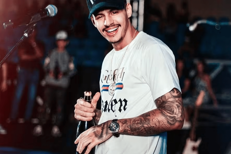 Cantor Hungria está internado por uso de bebida alcoólica com Metanol. Cresce a preocupação por conta do risco de existir metanol em Boa Vista