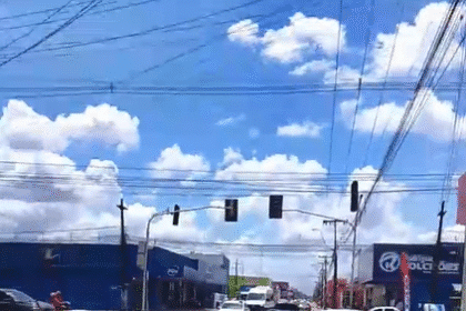 Segundo informações de uma seguidora aqui do portal, um semáforo está sem funcionar há dois dias no cruzamento da avenida N-5 com a rua Nazaré Filgueiras