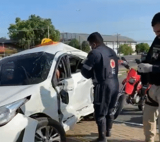 Acidente com ambulância em Boa Vista surpreende transeuntes