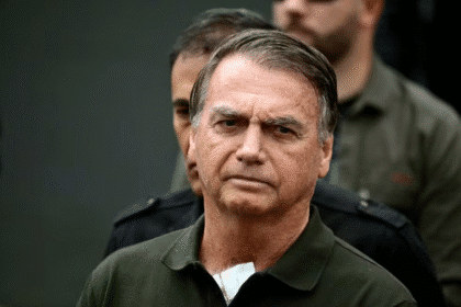 Bolsonaro é preso após tentar fuga