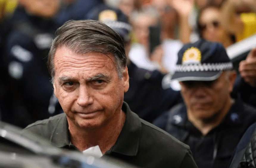 Cumprimento da pena de Bolsonaro é decretado por Moraes