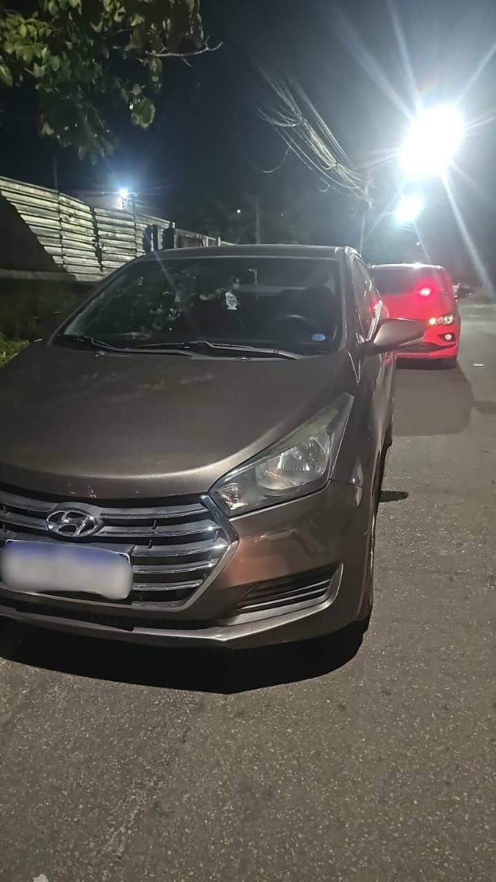 Carro furtado no bairro Mecejana