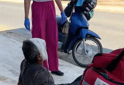 Homem espancado no bairro Santa Teresa sofre corte profundo na cabeça