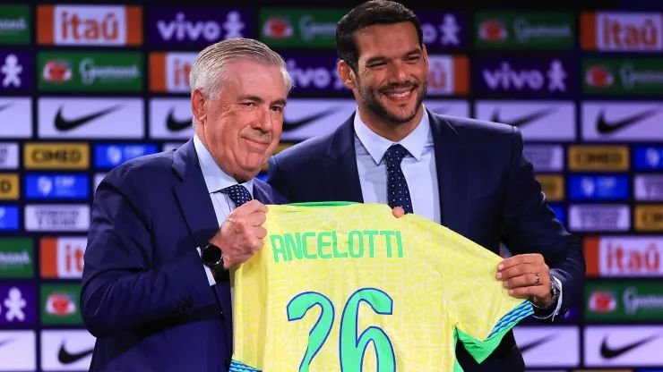 CBF barra camisa vermelha da Seleção Brasileira