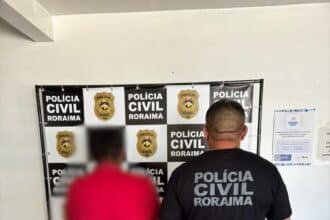 Homem invade casa da ex e rouba celular do namorado