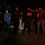 Homem tenta tomar arma de policial