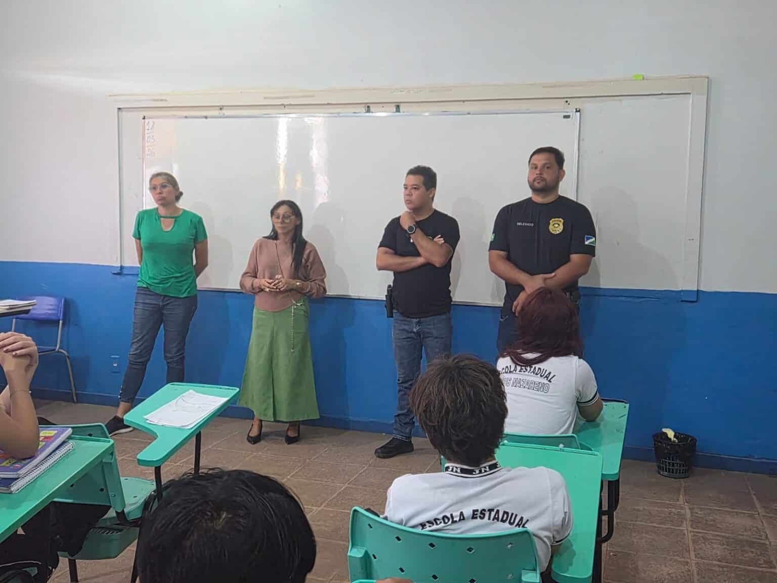 Adolescentes apreendidos no bairro Caranã