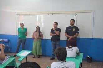 Adolescentes apreendidos no bairro Caranã