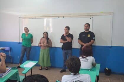 Adolescentes apreendidos no bairro Caranã