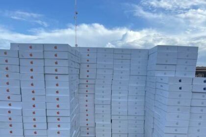 MEGAAPREENSÃO: PRF apreende 426 iPhones 17 escondidos em fundo falso em Roraima