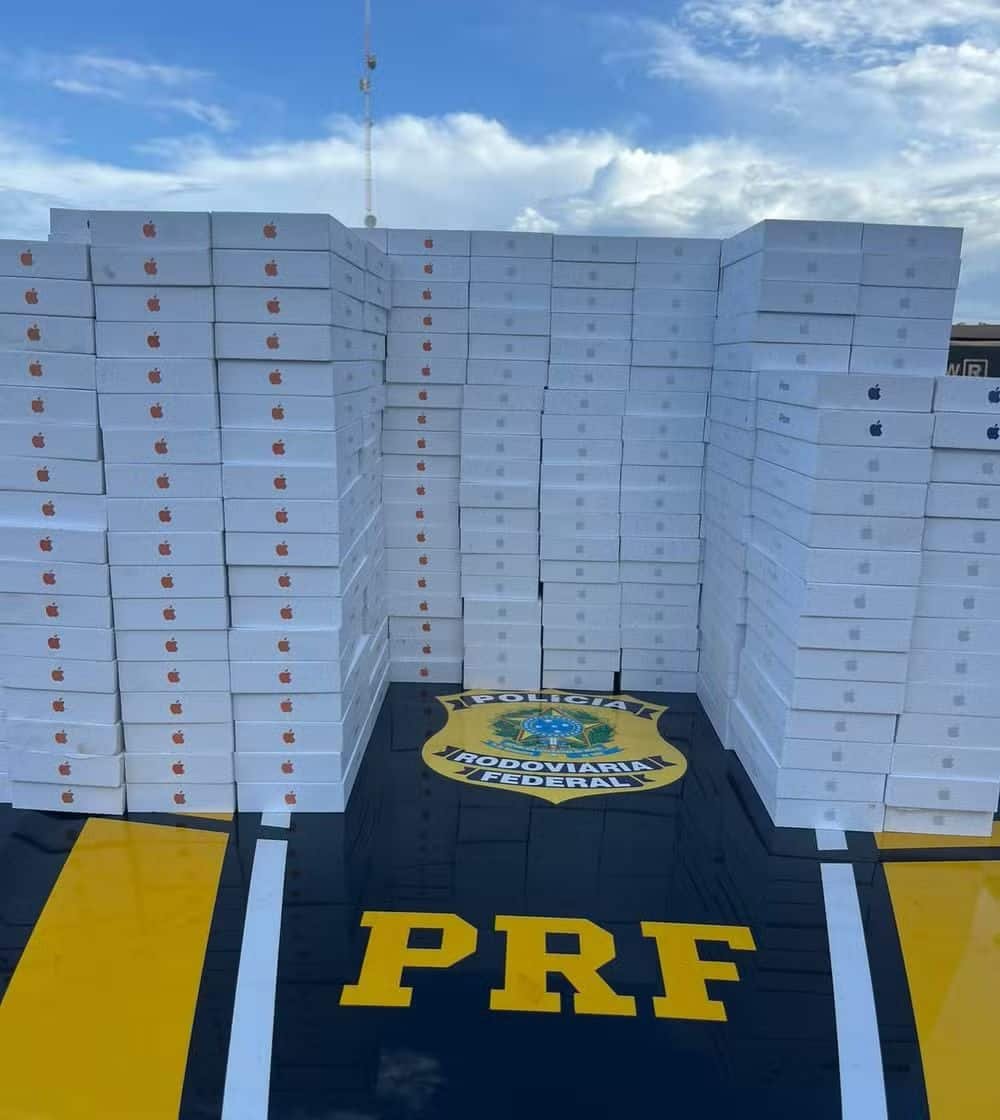 MEGAAPREENSÃO: PRF apreende 426 iPhones 17 escondidos em fundo falso em Roraima