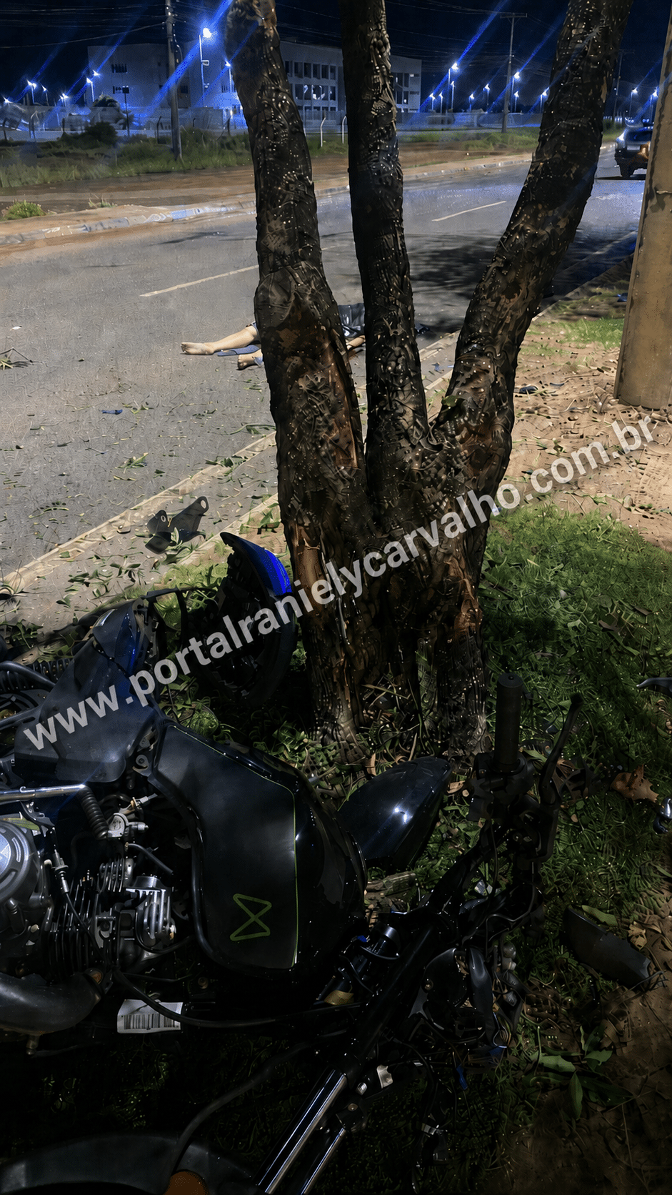 Motociclista morre após acidente na Avenida Brasil