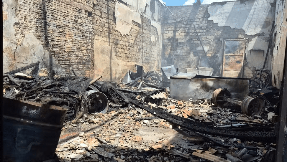Incêndio na avenida Ataíde Teive