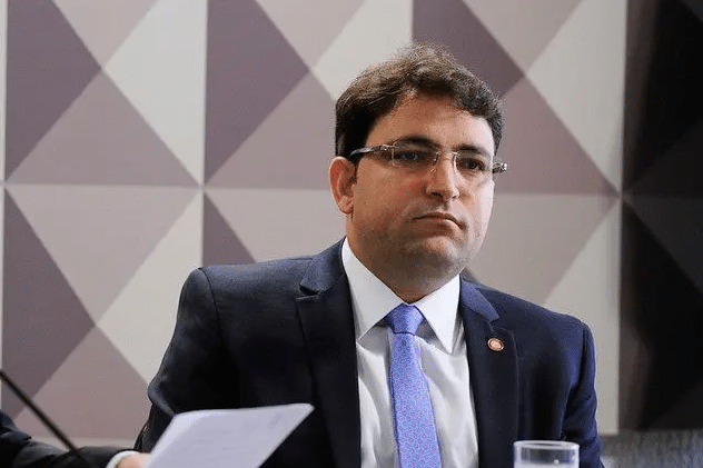 vínculos de Flávio Bolsonaro com Willer Tomaz