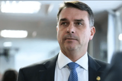 emenda de Flávio Bolsonaro para miliciano